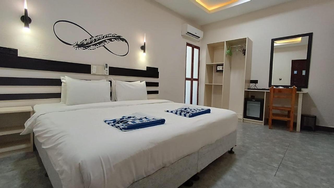 Hotel Infinity Dhiffushi Exteriér fotografie