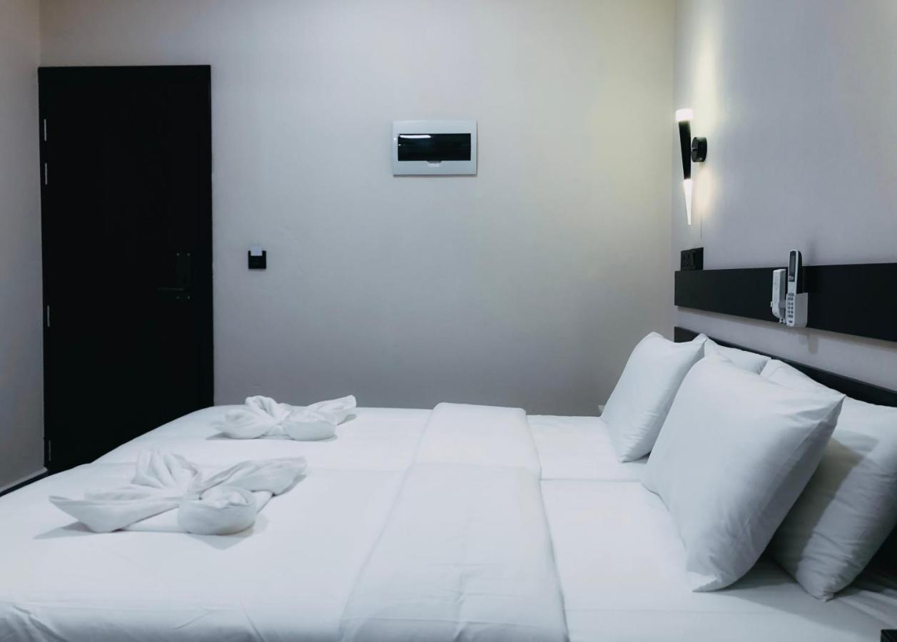 Hotel Infinity Dhiffushi Exteriér fotografie