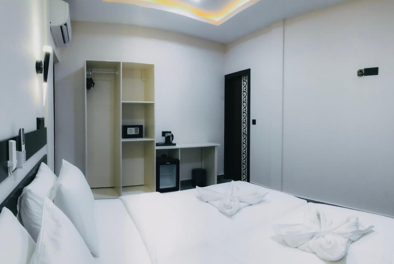Hotel Infinity Dhiffushi Exteriér fotografie